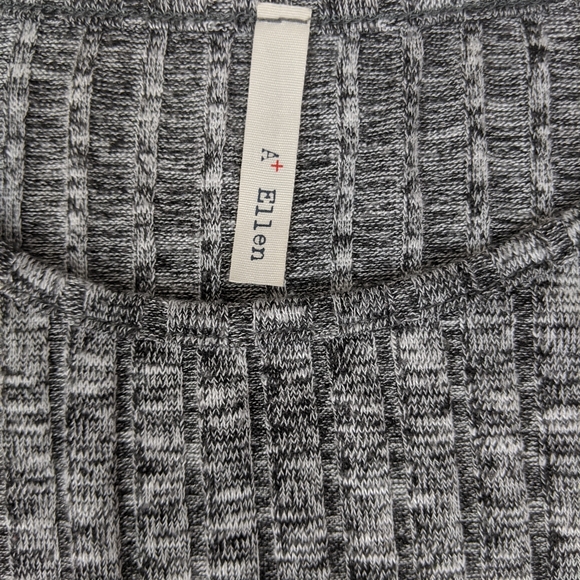A+ Ellen Long Sleeve Ribbed Knit Top - Picture 4 of 4